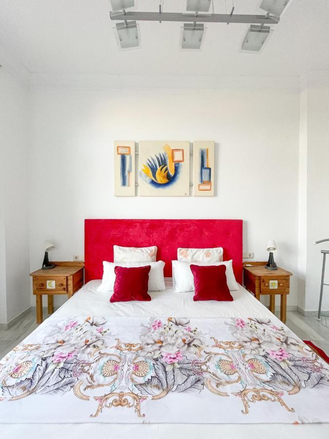 Modern Three-Level Apartment Near The Sea 贝纳尔马德纳 外观 照片