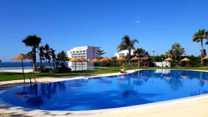 Modern Three-Level Apartment Near The Sea 贝纳尔马德纳 外观 照片